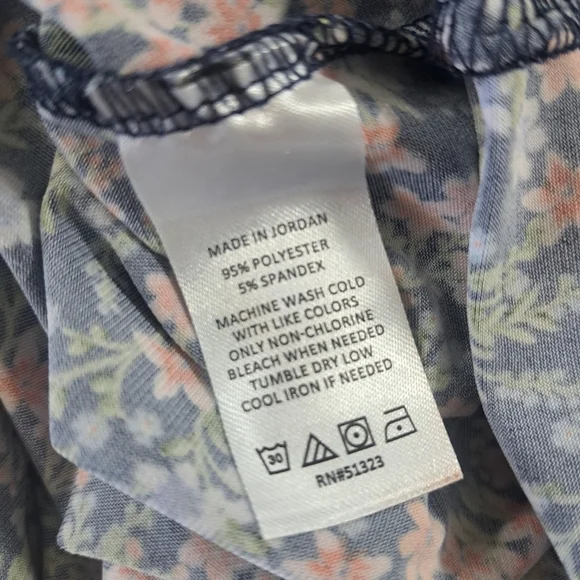 VINCE CAMUTO Navy Mini Floral print long sleeve Flowing and Stretchy LARGE - Picture 5 of 7